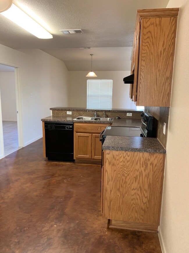 Building Photo - 4 Bdrm 2.25 Bath in Copperas Cove
