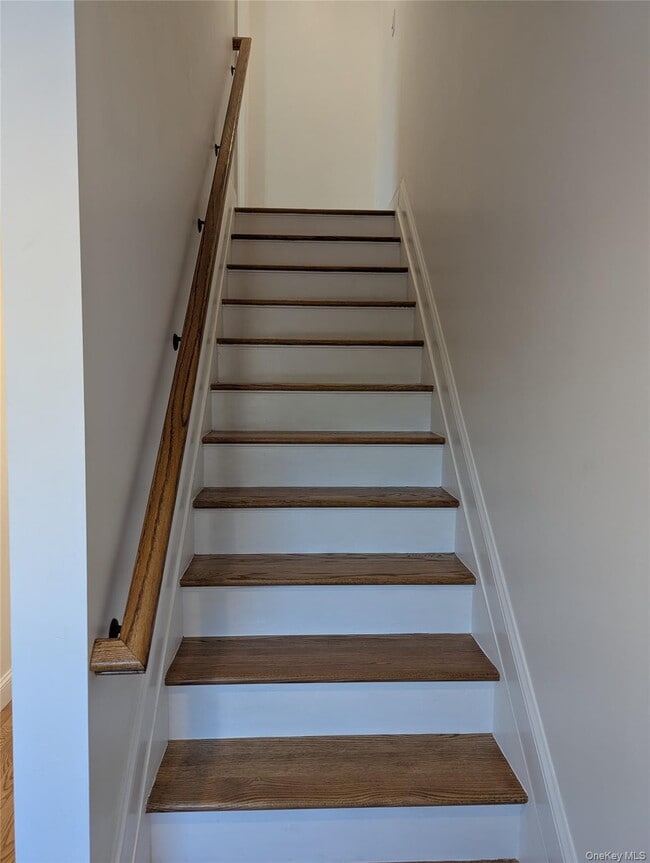 Building Photo - 62 Forest Row