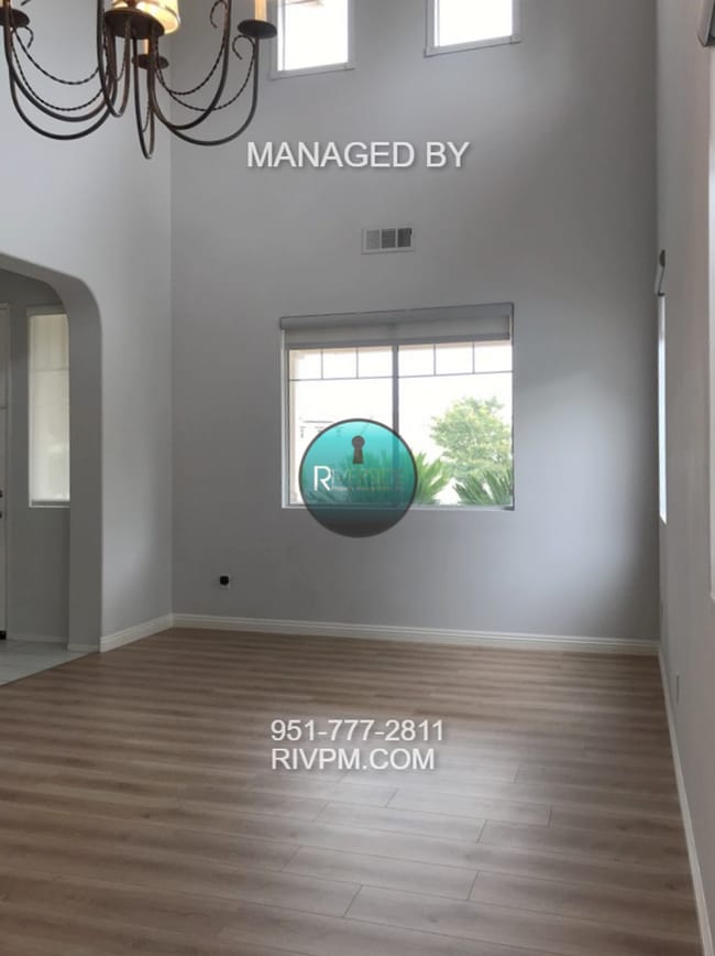 Building Photo - Beautiful 4-Bedroom Home with Pool & Garde...