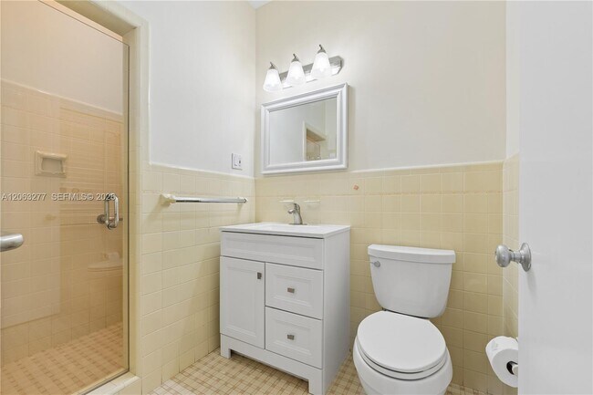 Building Photo - 2514 Granada Blvd