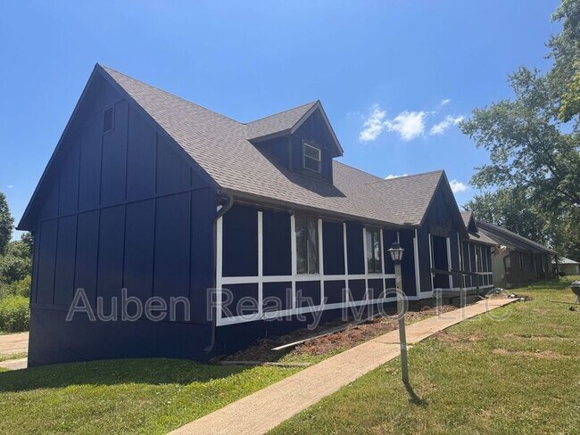 Building Photo - 11763 Wood Oak Ave