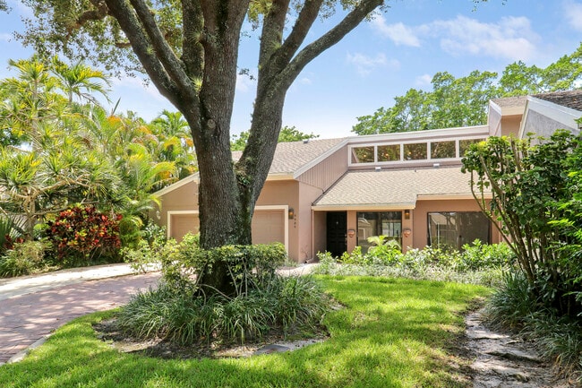 Building Photo - 6680 Thornhill Ct
