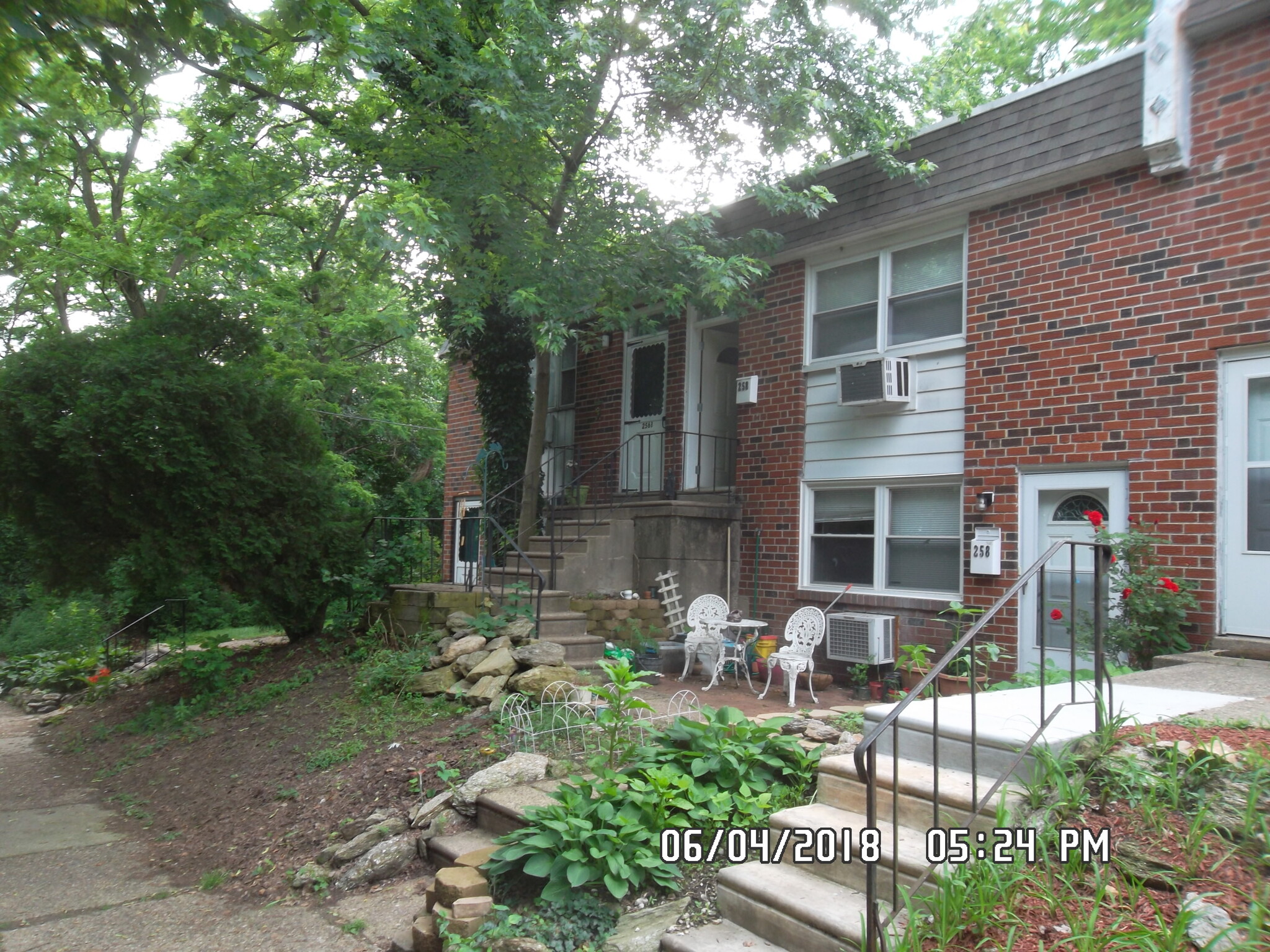 Building Photo - 258 Greenough St
