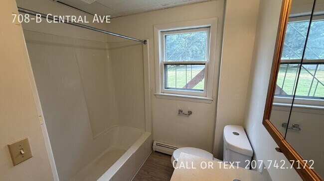 Building Photo - 708-B Central Ave-