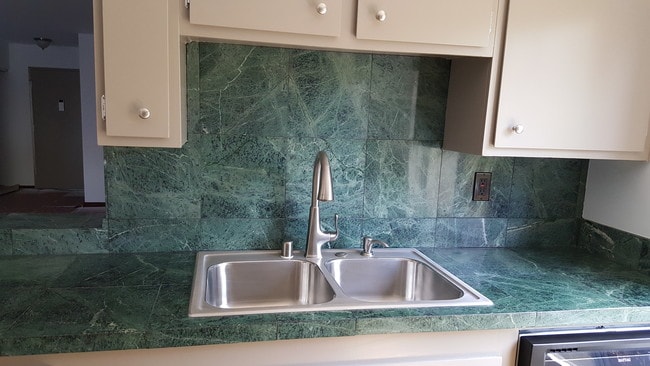 Building Photo - 12111 Summertime Ln