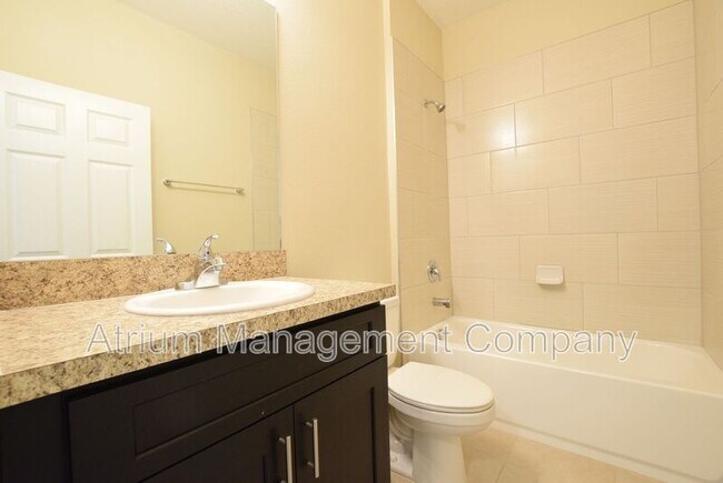 Building Photo - 517 Blackbird Ln