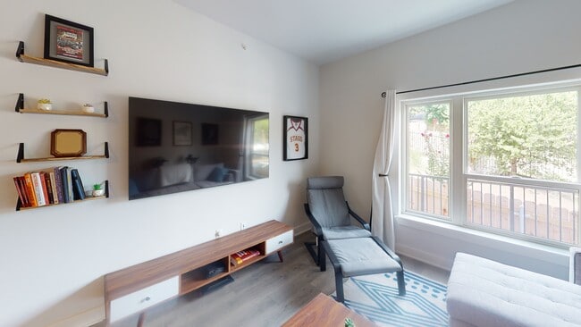 Building Photo - 2220 Webberville Rd