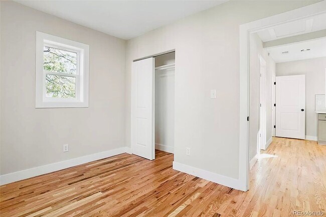 Building Photo - Beautiful 2 Bed 2 Bath With Bonus Living Space in Denver's Clayton Neighborhood
