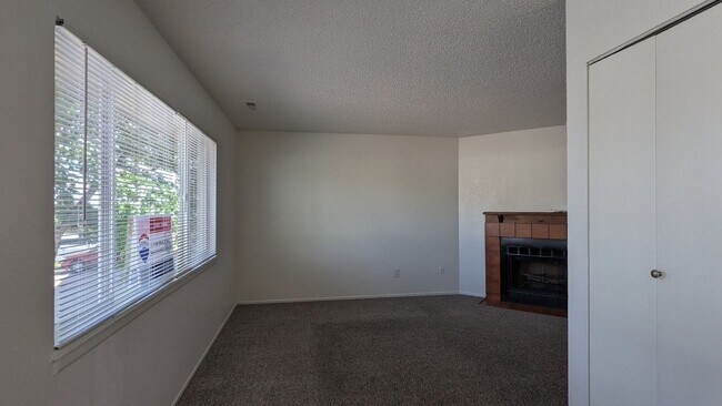 Building Photo - 3450 Cochran Dr