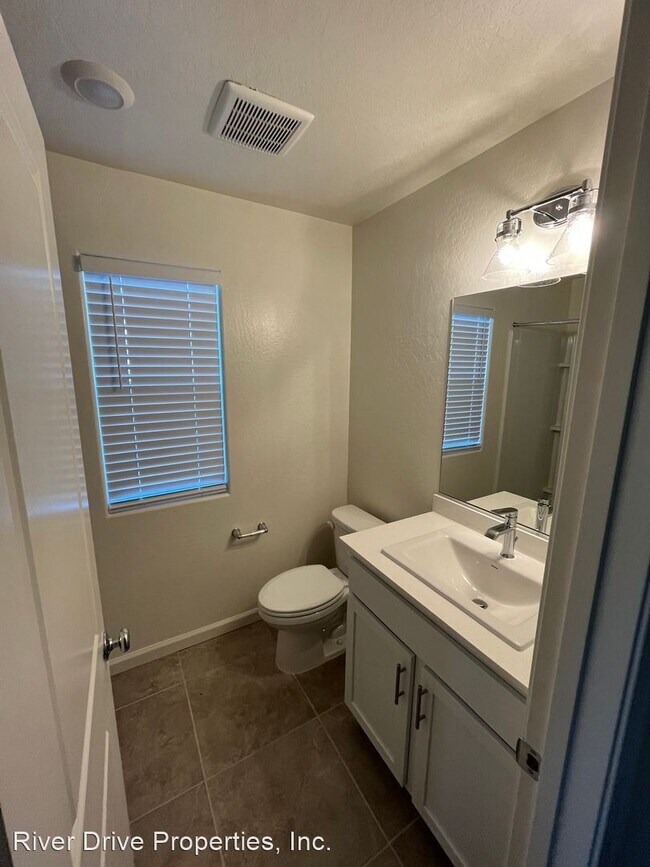 Building Photo - 5 br, 3 bath House - 707 Jessie Drive