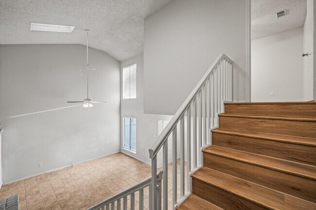 Building Photo - 534 N Fulton Ave