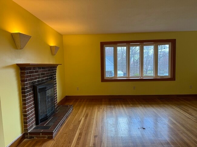 Building Photo - 7 Lee St