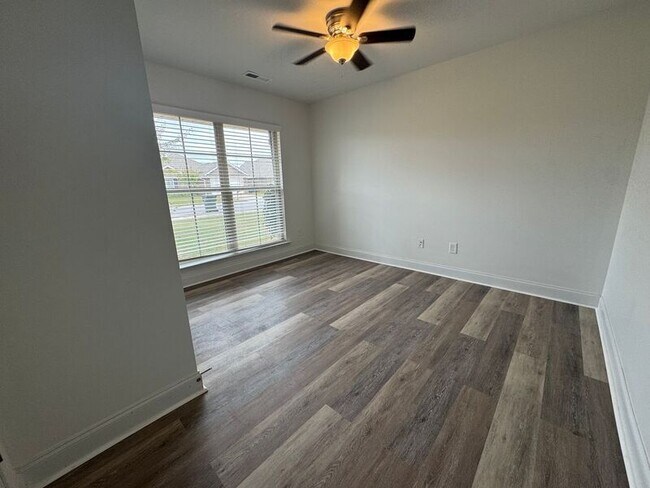 Building Photo - 110 Tybee Dr