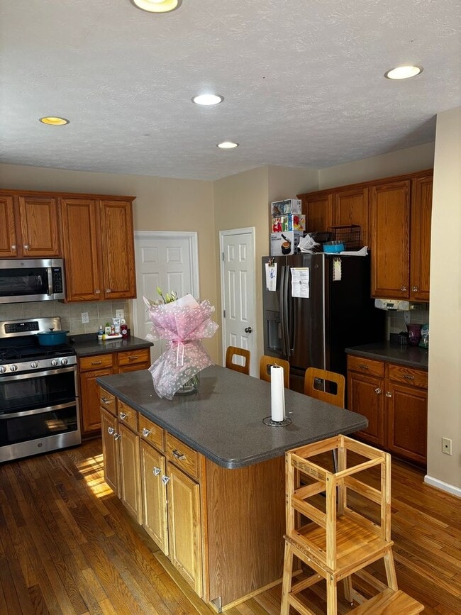 Building Photo - Spacious 4BR, 3.5 Bath House in Elkton