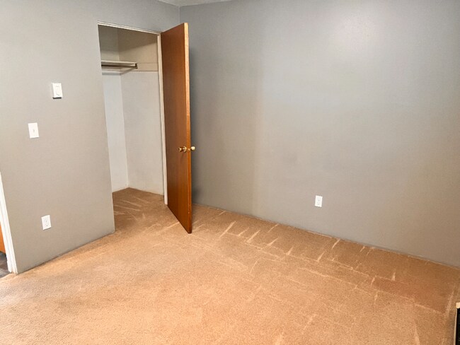 Building Photo - 117 E Euclid Ave