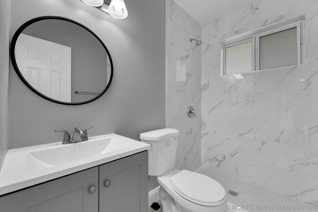 Building Photo - 800-802-802 SW 6th Ct