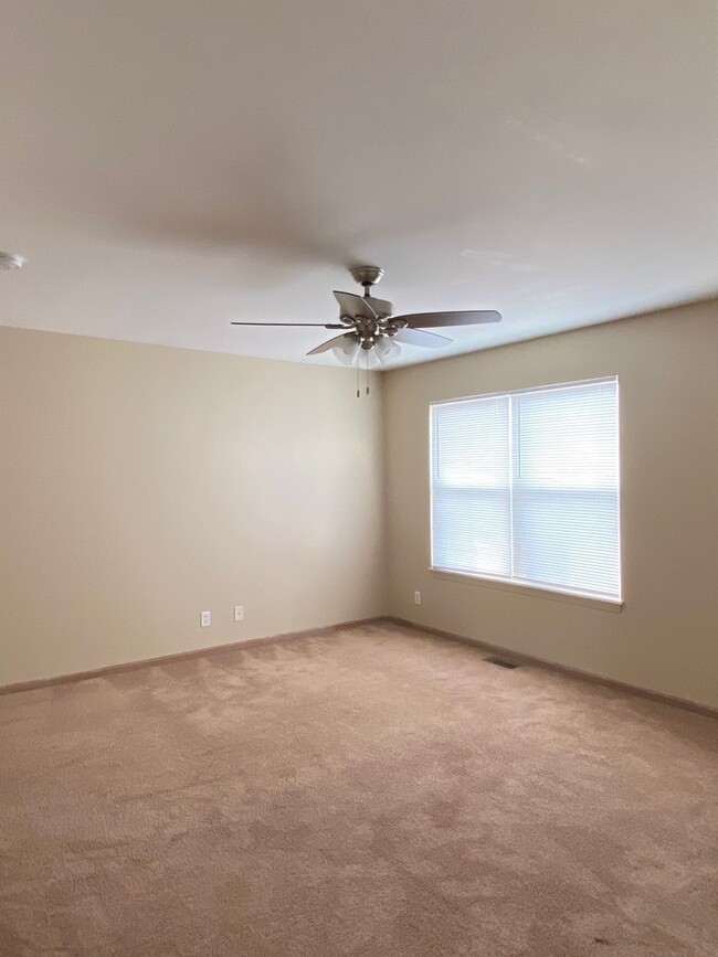 Building Photo - 1804 Grandview Pl