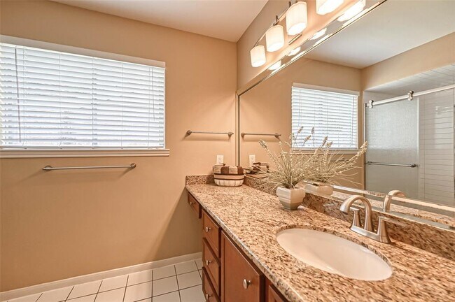Building Photo - 2223 Kinbrook Dr