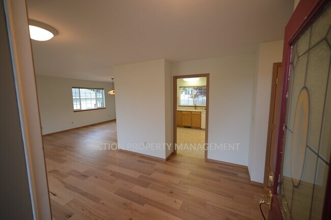 Building Photo - 3 bed 2 bath home in Sequim