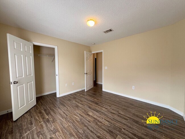 Building Photo - 5434 E Brook Dr