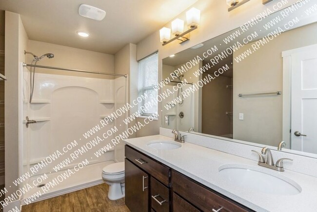 Building Photo - 2701 Bobcat Dr