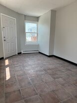 Building Photo - 75 Lodi St