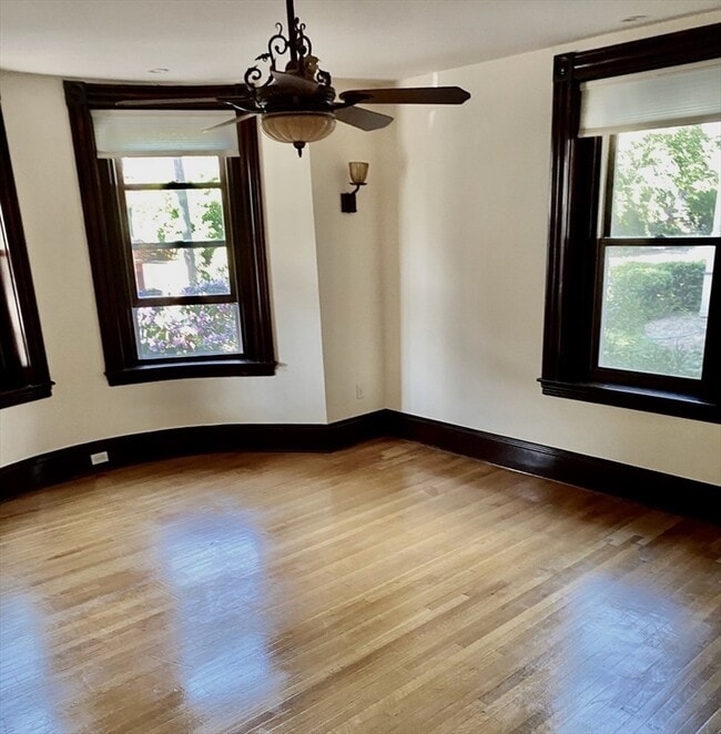 Building Photo - 16 Kent Square