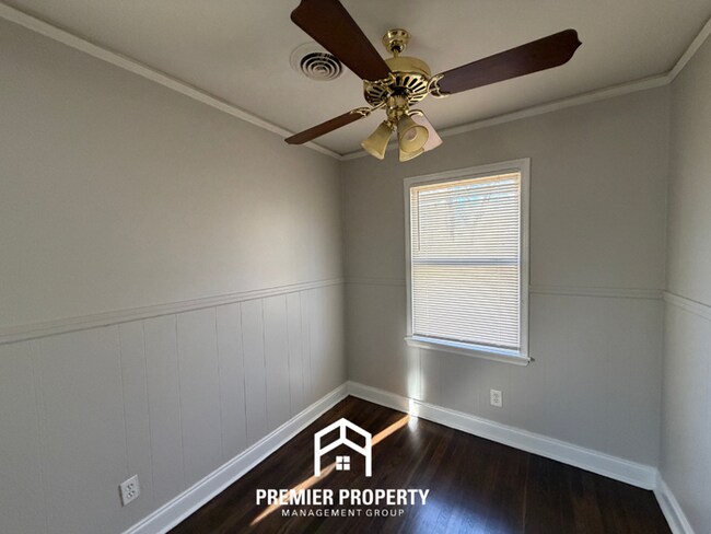Building Photo - Charming 3-Bedroom Memphis Rental with Hardwood Floors & Fenced Backyard