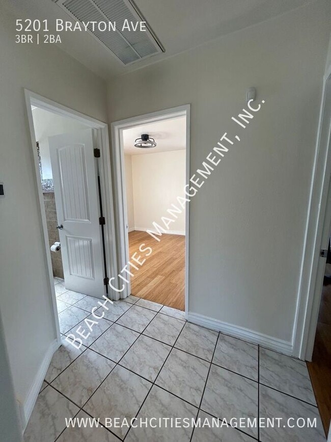 Building Photo - 5201 Brayton Ave