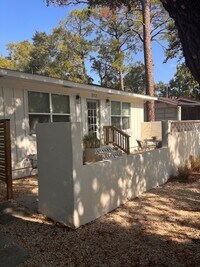 Building Photo - 212 E 22nd Ave