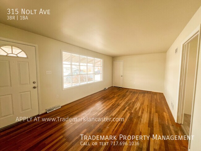 Building Photo - Nice 3 Bedroom Rancher