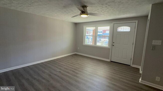 Building Photo - 2021 Kelmore Rd