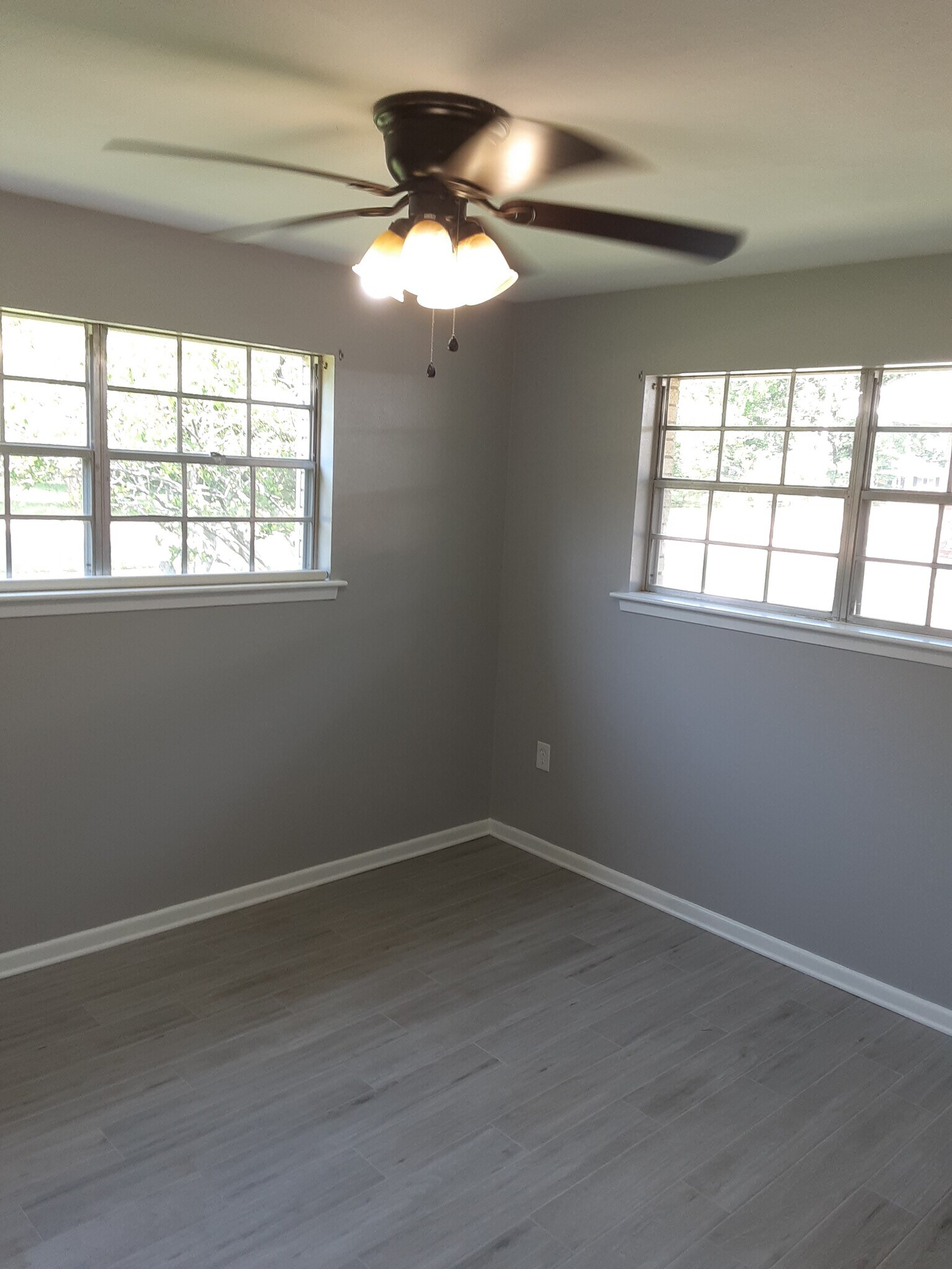 Front Bedroom - 9469 Macedonia Ave