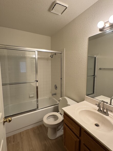 Building Photo - 5312 Great Pine Dr