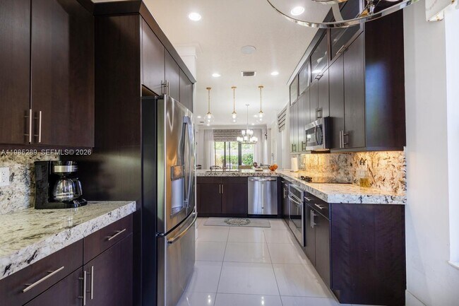 Building Photo - 9602 W 35th Ln