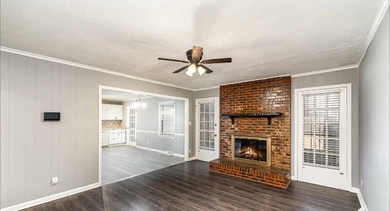 Building Photo - 4815 Carriage Dr Cir