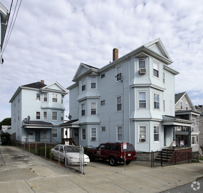 Primary Photo - 239-243 Broadway