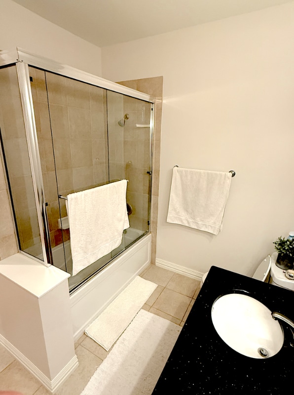 Building Photo - 2700 E Cherry Creek S Dr