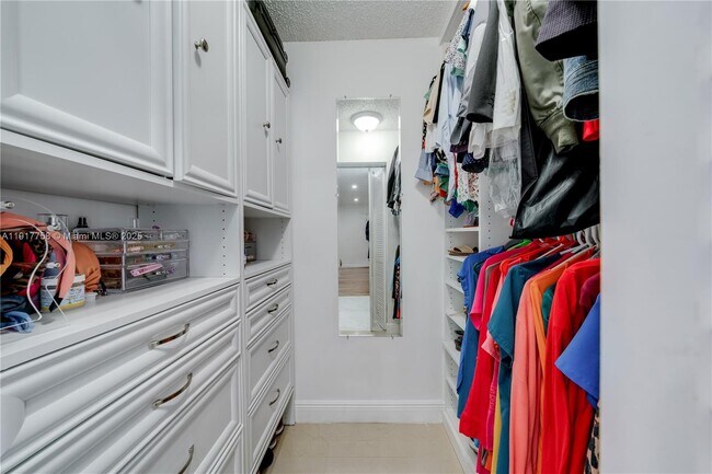 Building Photo - 1025 NW 128th Ct