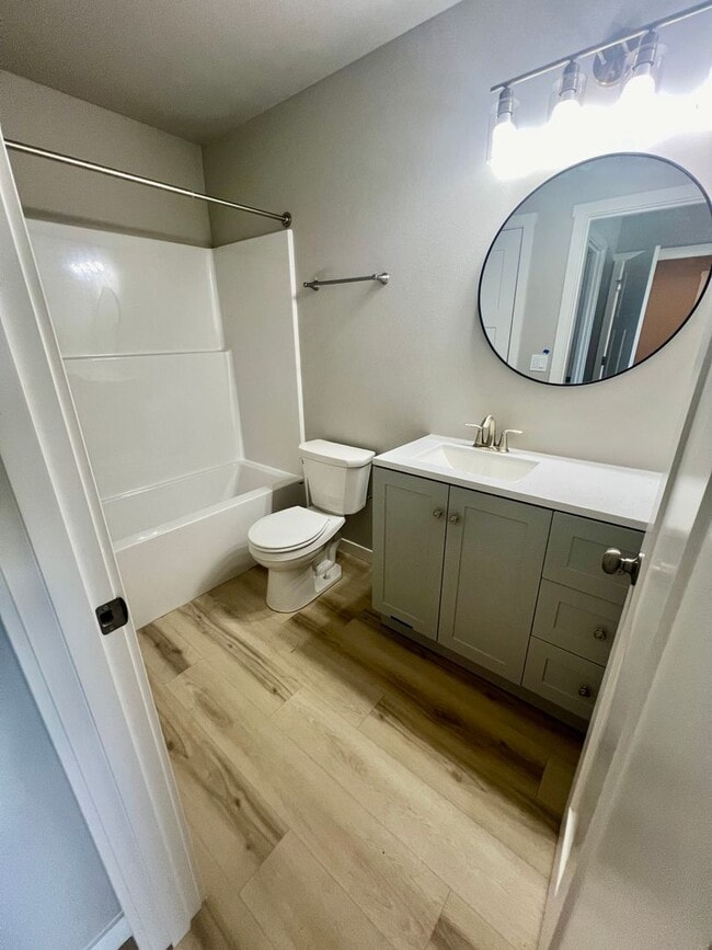 Building Photo - Come check out this stunning duplex! **MOVE IN SPECIAL $600.00 OFF FIRST'S MONTH'S RENT!**