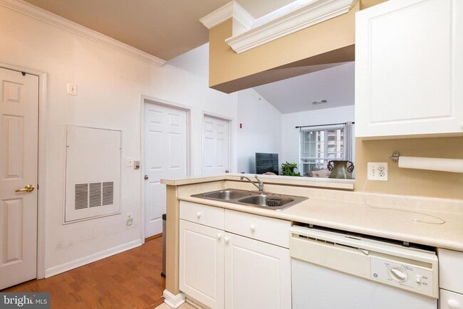 Building Photo - 4551 Strutfield Ln