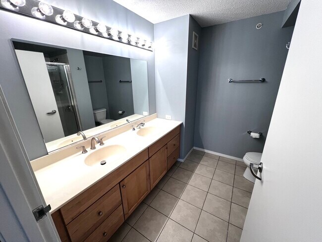 Building Photo - 9655 Woods Dr