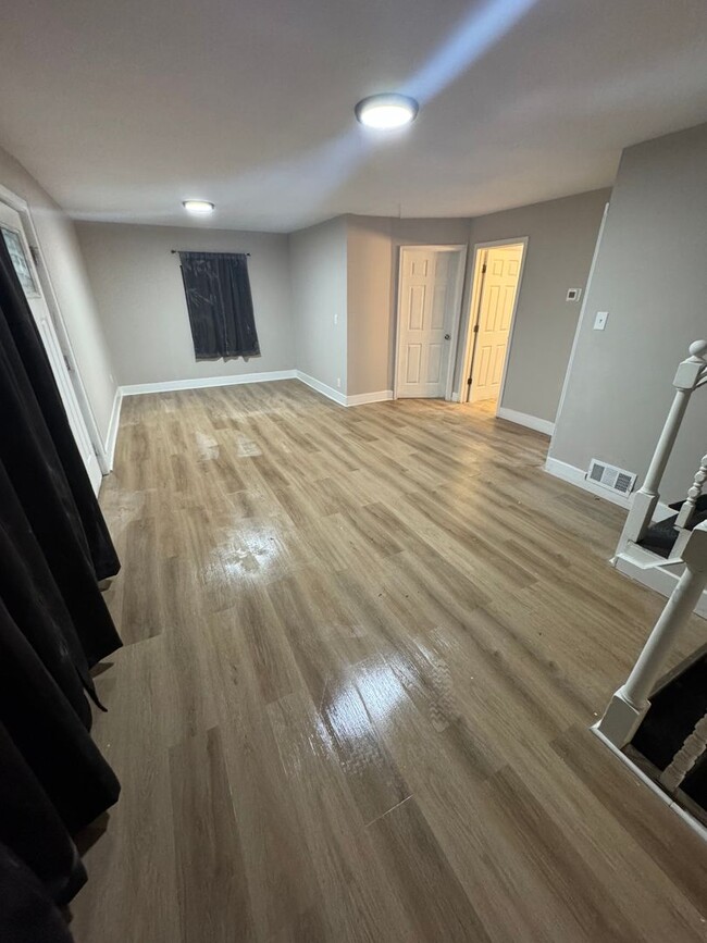 Primary Photo - Spacious 6 bedroom - **1 MONTH FREE RENT**