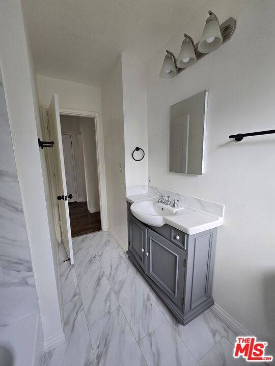 Building Photo - 3340 W Imperial Hwy