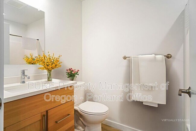 Building Photo - 6794 N McKenna Ave