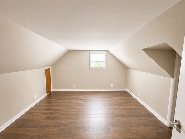 Building Photo - 509 Torrance Ave