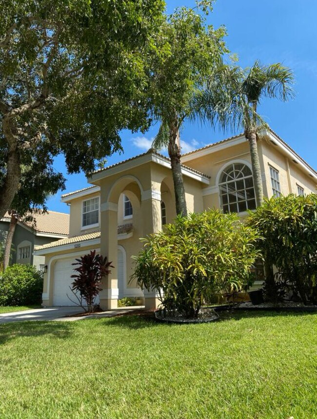 Building Photo - 10266 Serene Meadow Dr N
