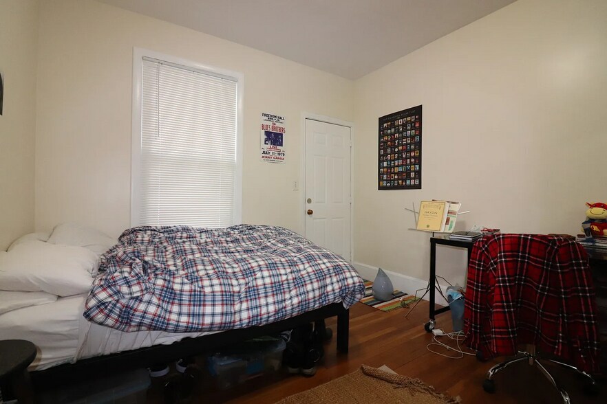 Building Photo - 214 Freeman St