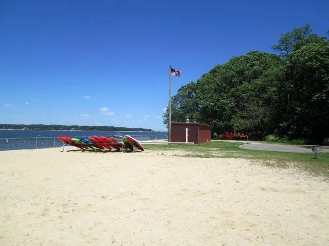 Building Photo - 14 Bay Dr E