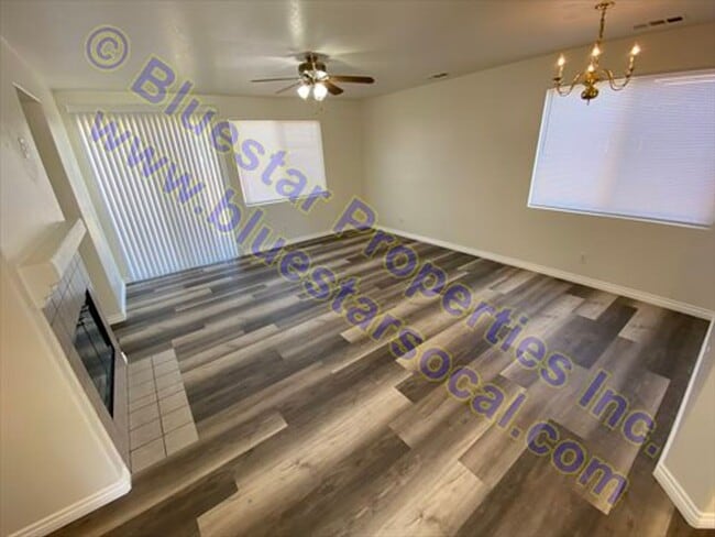 Building Photo - Just Listed !!  Single Story Home In Adela...